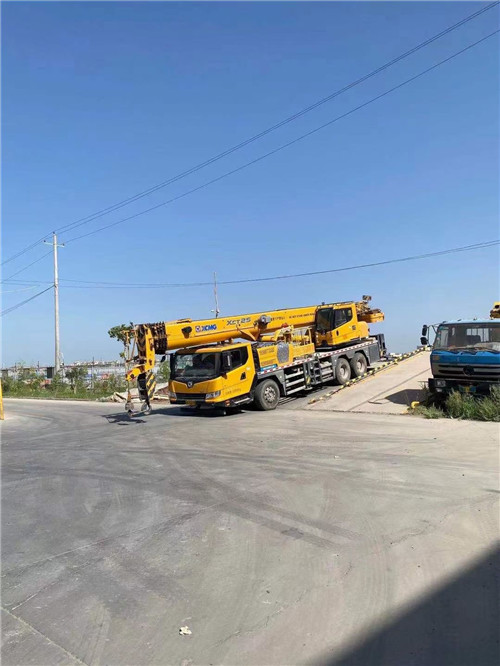 锡山区吊车作业时，可能会产生哪些额外收费项目？